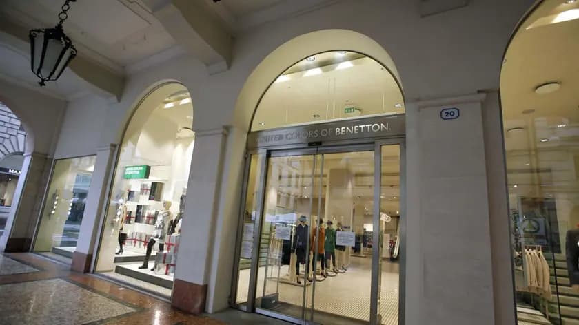Chiusura negozio Benetton Padova